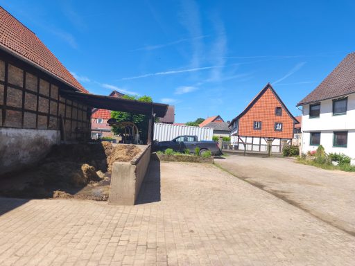 Hof und kleine Mistplatte
