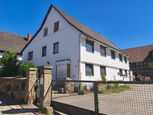 Hofeingang mit Haus